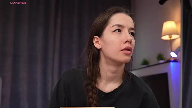 Amely Young online show from April 2026 01:24:02 AM