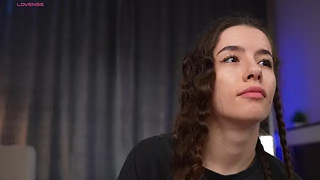 Amely Young online show from April 2026 02:37:02 AM