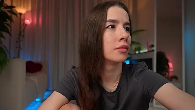 Amely Young online show from June 2026 01:32:01 AM
