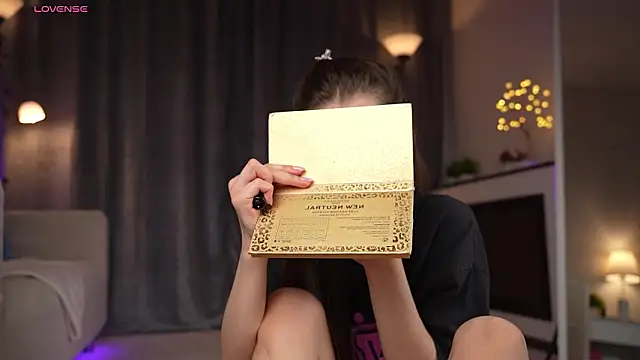 Amely Young online show from February 2026 01:46:01 AM