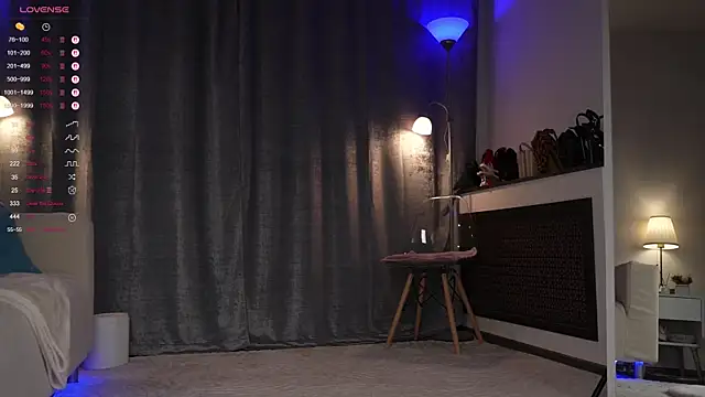 Amely Young online show from September 2025 01:17:01 AM