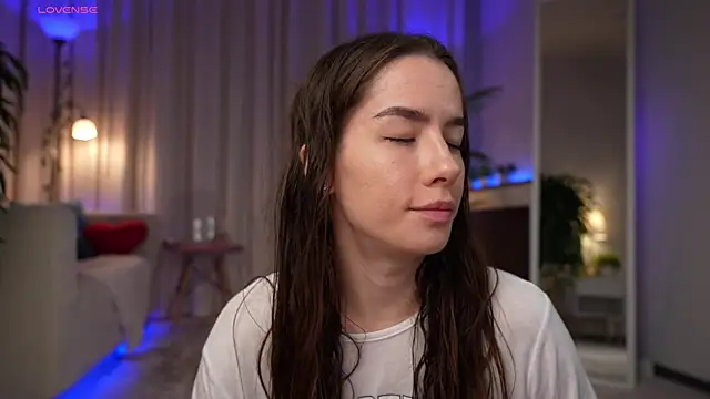 Amely Young online show from June 2026 02:06:01 AM