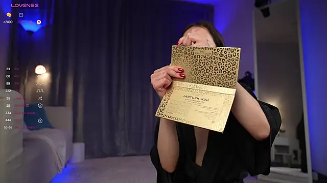 Amely Young online show from September 2025 01:44:02 AM