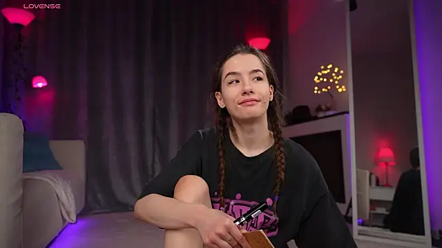 Amely Young online show from February 2026 12:56:01 AM