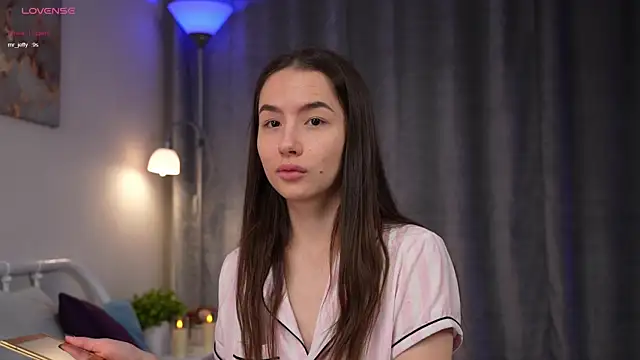 Amely Young online show from November 2025 03:10:02 AM