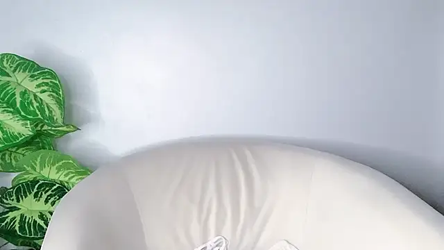 Snapshot of _Miyuki__ chatting on November 2025 02:44:02 AM Miyuki online show from November 2025 02:44:02 AM