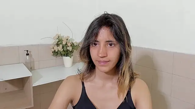 linnie  online show from October 2025 01:31:01 PM