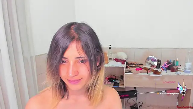 linnie  online show from September 2025 10:25:01 PM