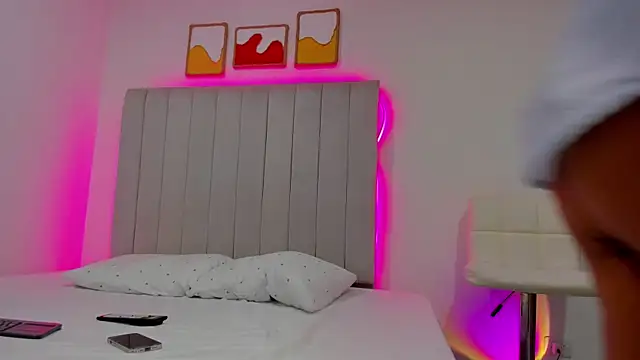 amy robertz online show from November 2025 03:17:02 AM