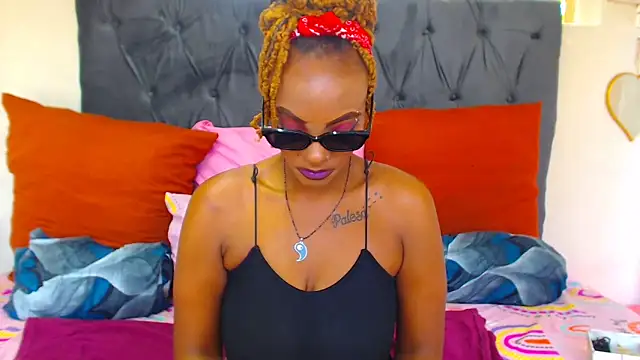 SAVAGExBOO online show from February 2025 11:39:01 AM