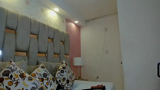 sofia samuels online show from July 2026 08:31:01 PM