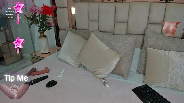 sofia samuels online show from March 2026 10:25:01 PM