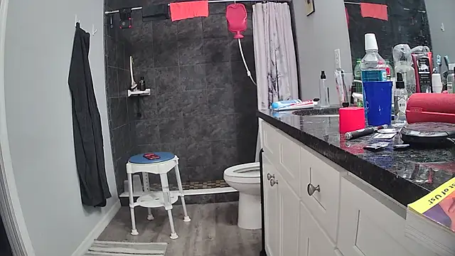 lou63ponce online show from February 2026 10:42:01 PM