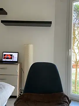 Snapshot of Eyline chatting on April 2026 09:11:01 AM Eyline online show from April 2026 09:11:01 AM