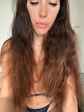 Eyline online show from February 2025 02:44:02 PM