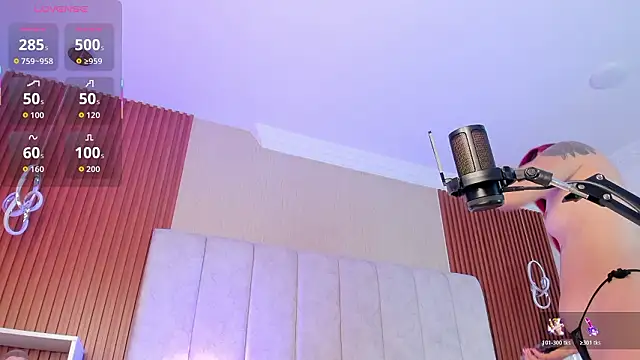 HannaRed  online show from February 2026 08:26:01 PM