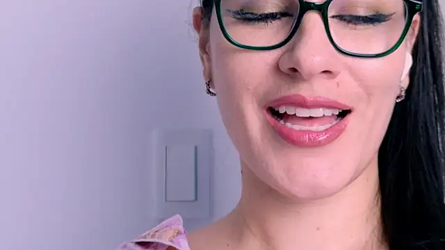 Pamela Rosal online show from April 2026 12:50:02 AM