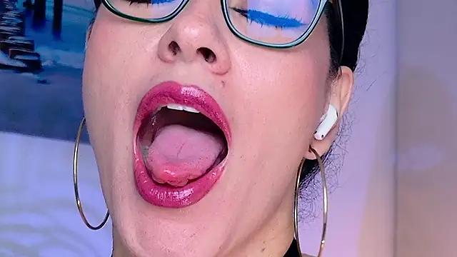 Pamela Rosal online show from May 2026 12:43:01 PM