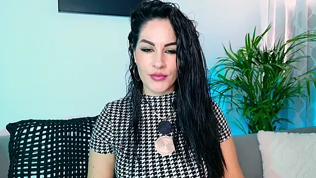 Pamela Rosal online show from May 2026 12:50:01 PM