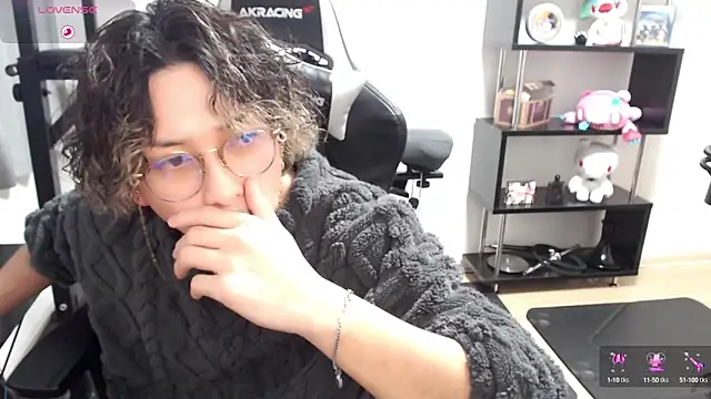 Snapshot of Shizukuu chatting on March 2025 07:04:01 PM Shizukuu online show from March 2025 07:04:01 PM