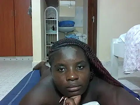 hotebbbyy online show from February 2026 07:02:02 PM