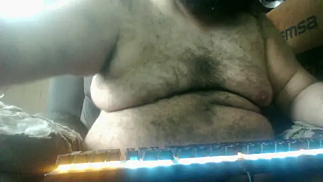 Snapshot of hairyhulk chatting on December 2025 05:18:02 PM hairyhulk online show from December 2025 05:18:02 PM