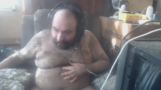 Snapshot of hairyhulk chatting on October 2025 08:21:02 PM hairyhulk online show from October 2025 08:21:02 PM