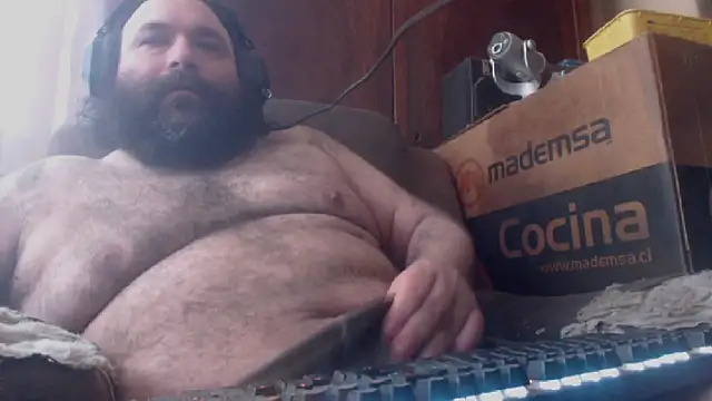 Snapshot of hairyhulk chatting on November 2025 05:14:02 PM hairyhulk online show from November 2025 05:14:02 PM