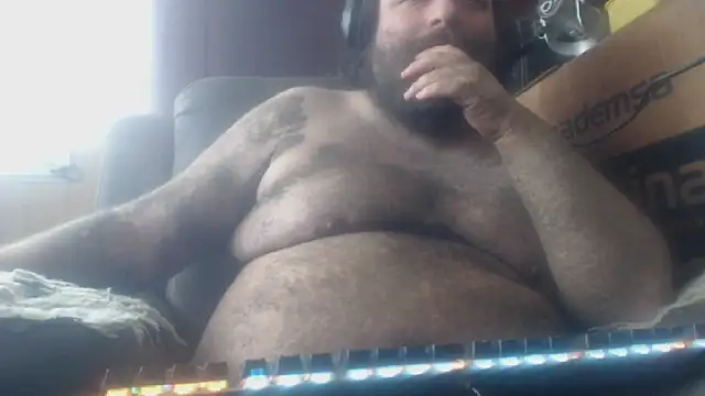 Snapshot of hairyhulk chatting on October 2025 05:16:02 PM hairyhulk online show from October 2025 05:16:02 PM