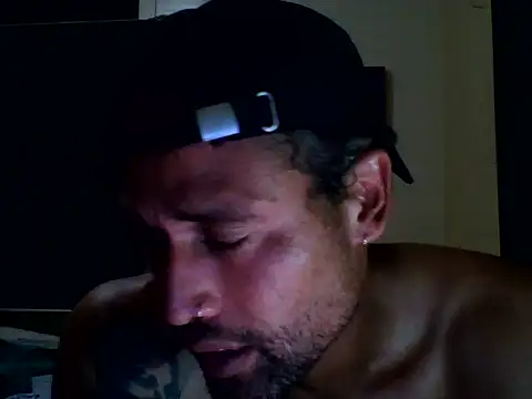 Tomcat1800 online show from February 2025 11:44:02 AM