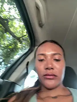 Snapshot of KyaraMiller chatting on March 2025 05:39:02 PM KyaraMiller online show from March 2025 05:39:02 PM