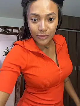 Snapshot of KyaraMiller chatting on February 2026 08:33:02 PM KyaraMiller online show from February 2026 08:33:02 PM