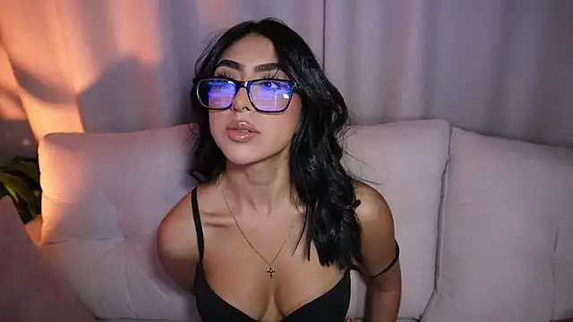 Sara albrecht online show from October 2025 03:47:01 AM