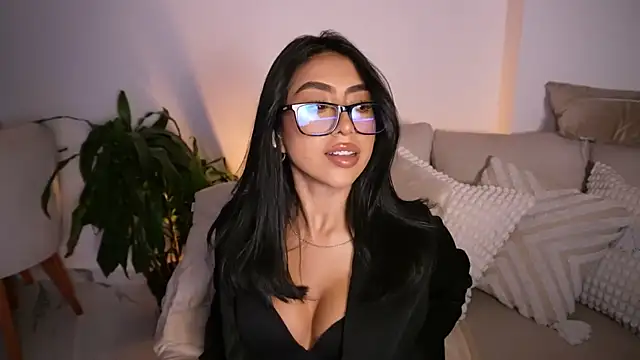 Sara albrecht online show from November 2025 02:34:02 AM