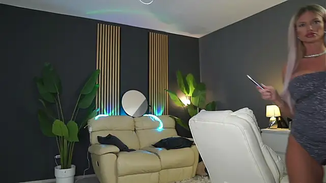 SweetBlondy35 online show from March 2026 07:16:02 PM