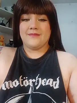ItsNaiixa online show from May 2026 10:04:01 PM