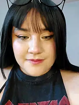 ItsNaiixa online show from September 2025 01:43:02 AM