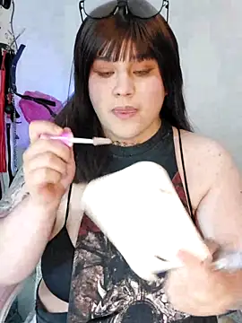 ItsNaiixa online show from October 2025 08:30:01 PM