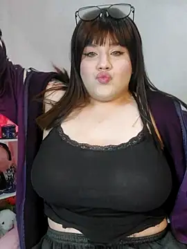 ItsNaiixa online show from October 2025 10:44:01 PM