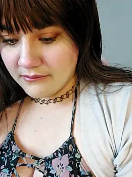 ItsNaiixa online show from October 2025 12:42:02 AM