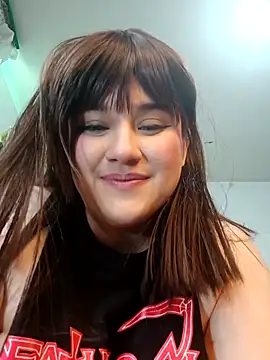 ItsNaiixa online show from April 2026 06:10:01 PM