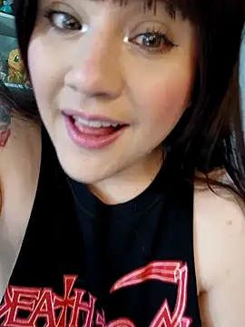 ItsNaiixa online show from April 2026 03:31:02 PM