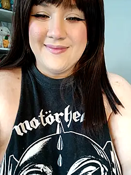 ItsNaiixa online show from April 2026 08:59:01 PM