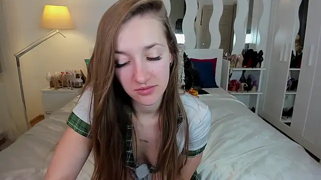 Snapshot of KateRedgar chatting on March 2025 06:21:02 PM KateRedgar online show from March 2025 06:21:02 PM