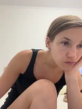 Snapshot of KateRedgar chatting on December 2025 10:03:02 AM KateRedgar online show from December 2025 10:03:02 AM