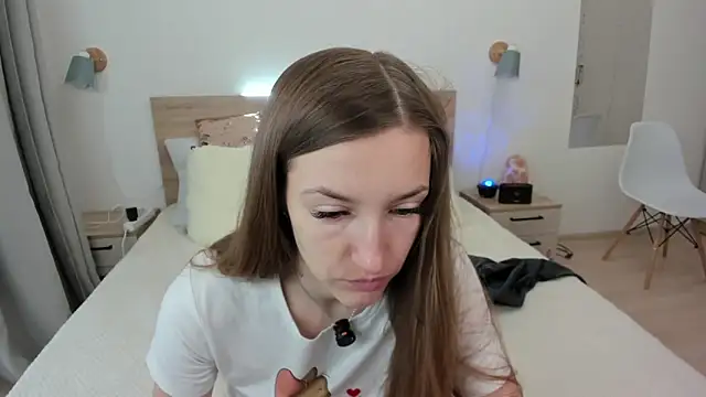 KateRedgar online show from May 2026 10:32:02 AM