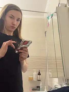 KateRedgar online show from March 2026 11:04:02 AM