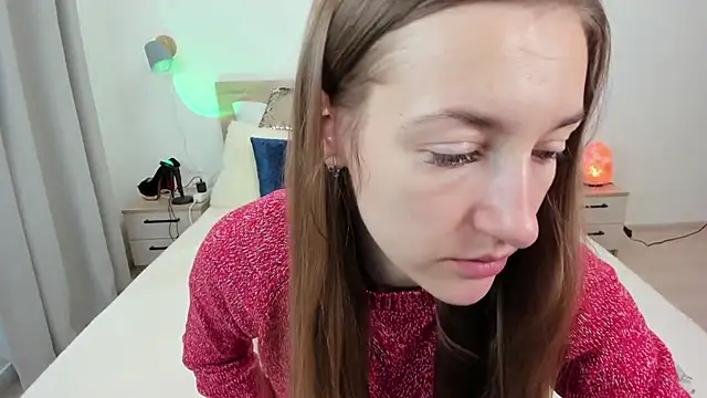 Snapshot of KateRedgar chatting on October 2025 12:35:03 PM KateRedgar online show from October 2025 12:35:03 PM