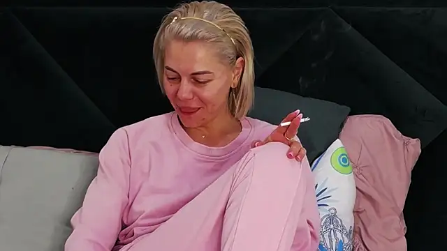 tanyagrey online show from March 2026 06:41:02 AM