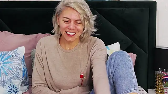 tanyagrey online show from March 2026 06:42:02 AM